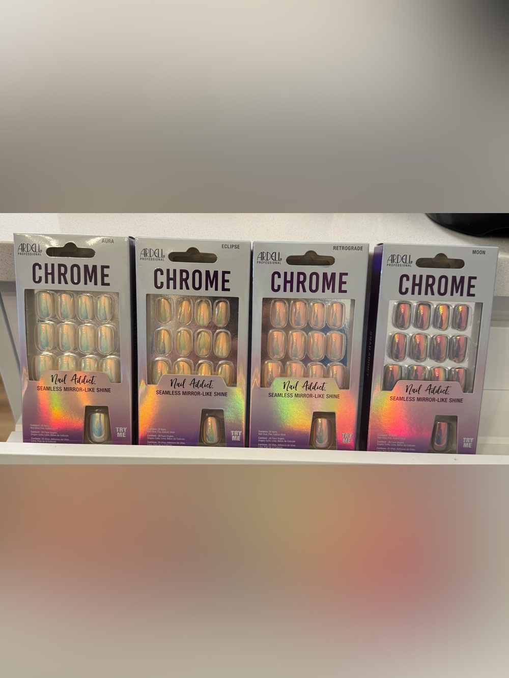 Ardell Professional 4- Pack Chrome Press-On Nails in 4 Iridescent colors